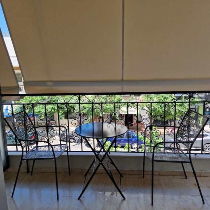 Faronita - Luxury Apt In The Heart Of Kalamata Exterior photo